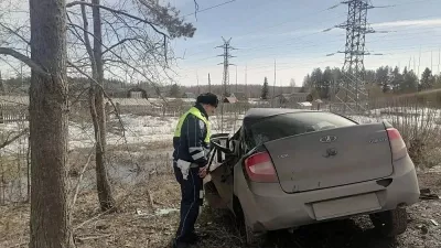 В Серове в ДТП погиб водитель «Лады Гранты»: движение временно ограничено