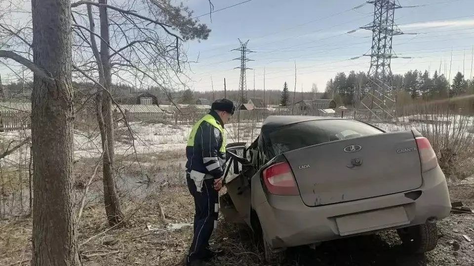 В Серове в ДТП погиб водитель «Лады Гранты»: движение временно ограничено
