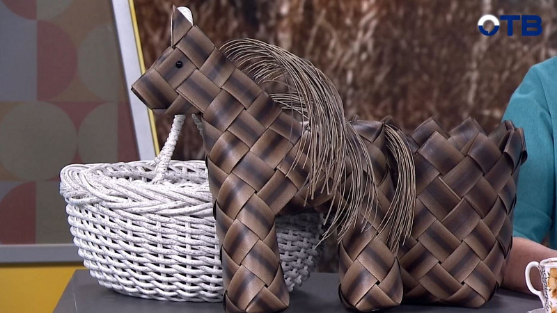 Из кассира в мастера: как пенсионерка из Екатеринбурга покорила интернет и начала плести мебель из ротанга