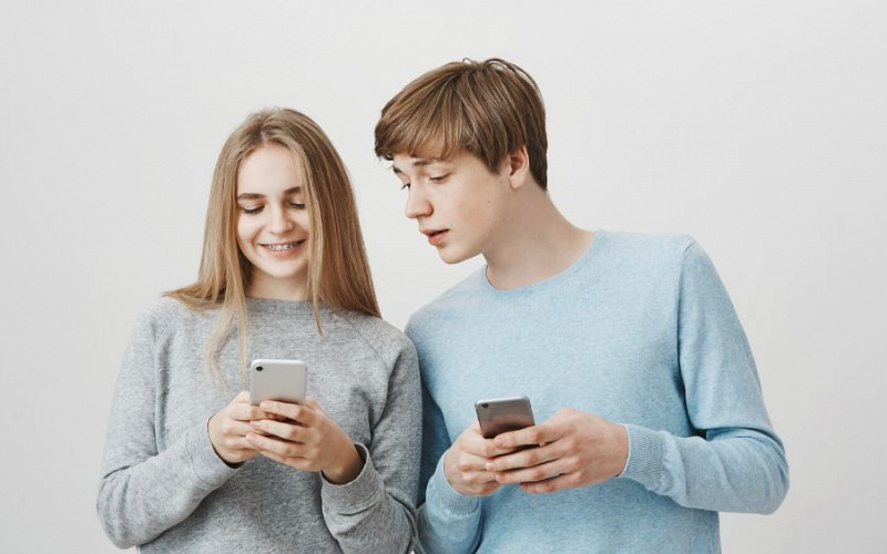 Мемы стали новым языком любви, потому что слова закончились