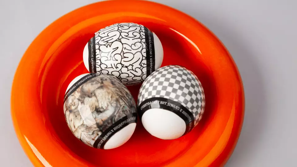 «Стенограффия» выпустила термонаклейки для пасхальных яиц с паттернами уличных художников