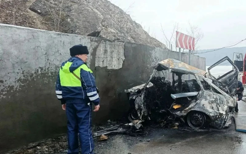 О бетонную стену разбился 18-летний уралец в Михайловске