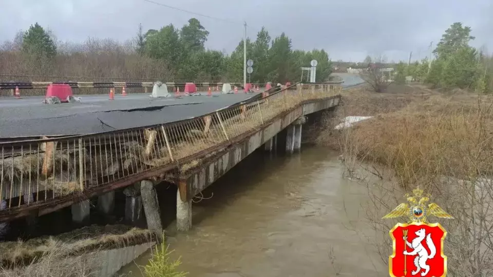 Река Утка размыла мост в Первоуральском районе