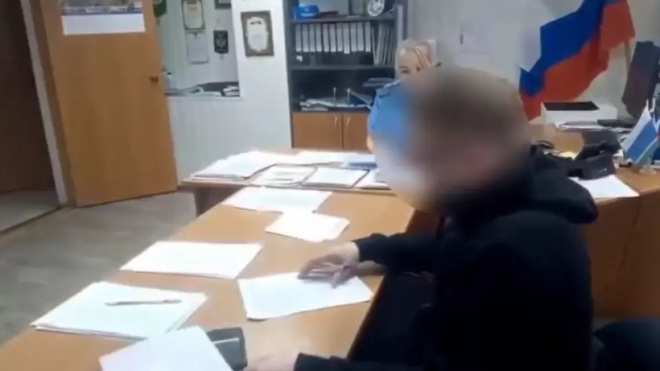 В Кольцово сняли с рейса мужчину с долгами в 16 миллионов рублей