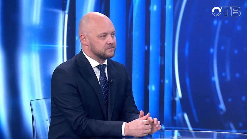 Алкоголь до 22:00 и зона без спиртного на Вайнера: Антон Поддубный — о новых запретах, подростках и «чёрном рынке»