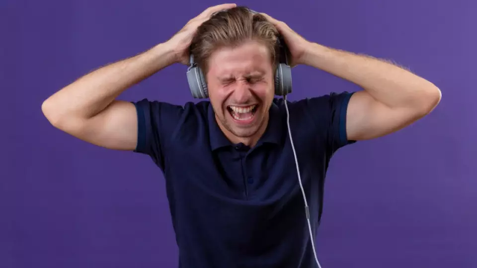 Житель Каменска-Уральского выплатит соседям 100 тысяч рублей за громкую музыку