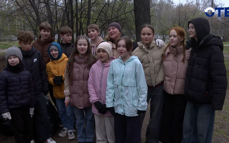 «Верный отличник» превратил субботник в парке Блюхера в праздник для школьников