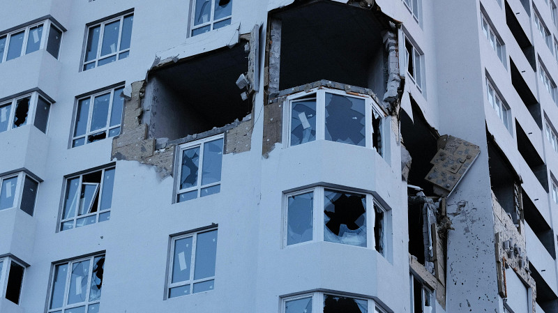 Предполагаемой версией взрыва на 12 этаже дома в Екатеринбурге стала заправка зажигалки