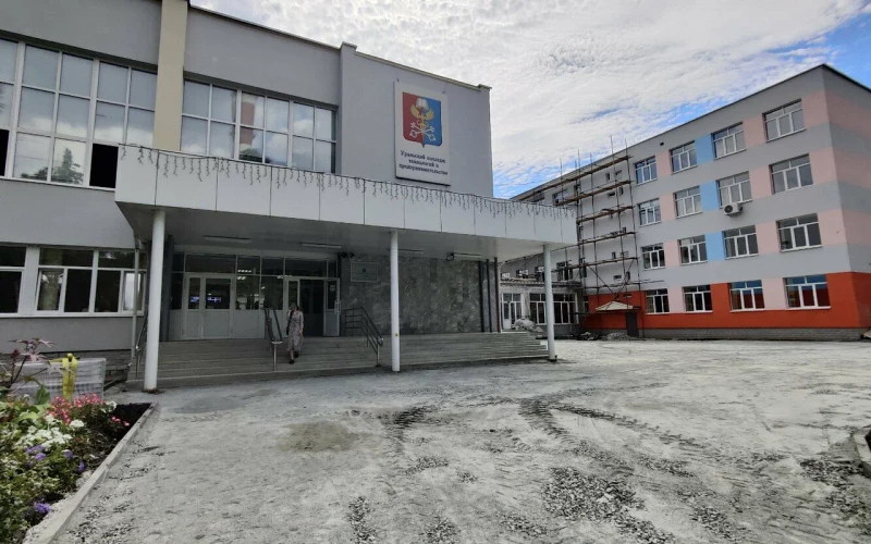 Крыша спортзала обрушилась в одном из колледжей Екатеринбурга