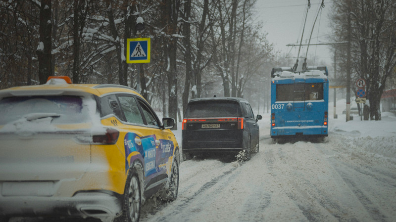 Серовские полицейские дважды за смену пришли на помощь автомобилистам