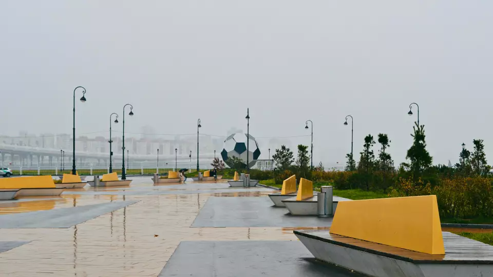 В Екатеринбурге открыли скульптурную композицию «Эпоха» высотой 7,5 метров
