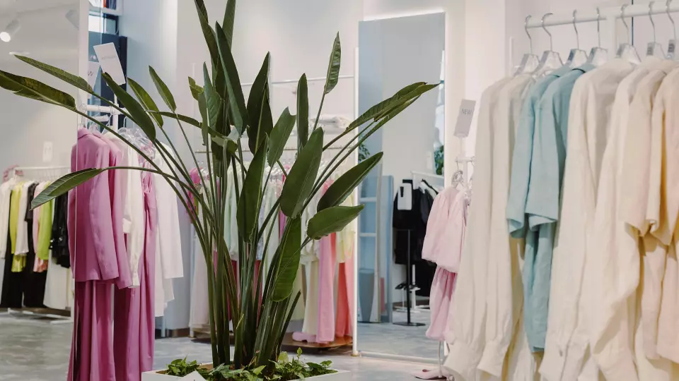 Zara остаётся в России с названием «Новая мода»