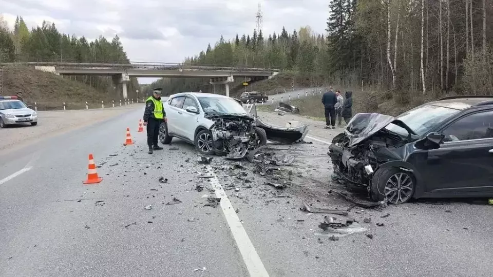 Один человек погиб и шестеро пострадали в массовом ДТП под Нижним Тагилом