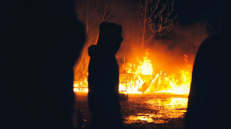 Невьянский мститель чуть не сжёг машину знакомого за долг в 1500 рублей