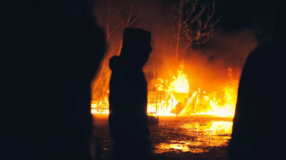 Невьянский мститель чуть не сжёг машину знакомого за долг в 1500 рублей
