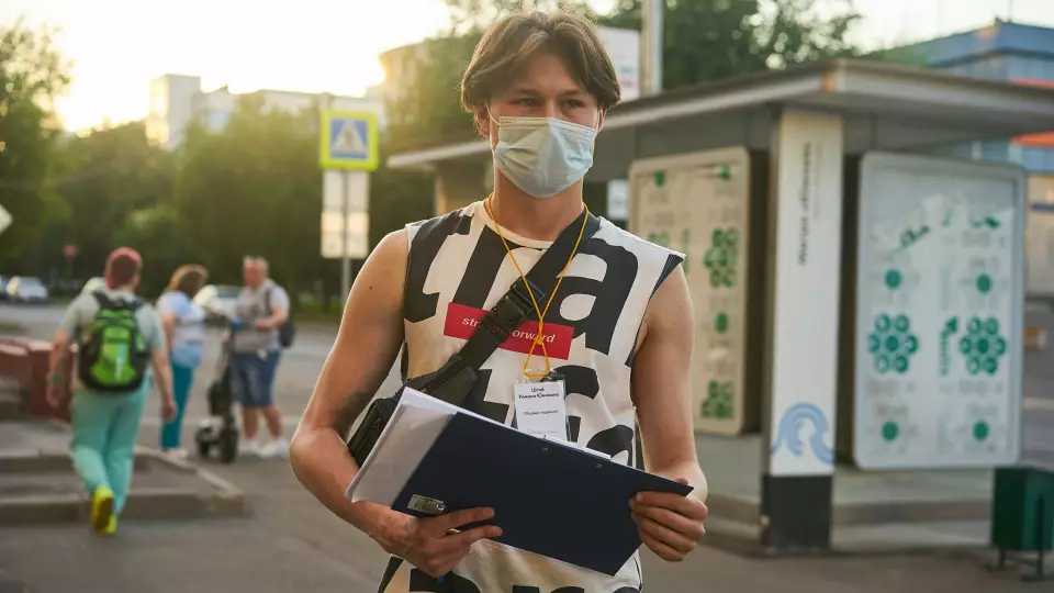 Массовая заболеваемость школьников COVID-19: в Екатеринбурге 792 класса отправлены на дистант