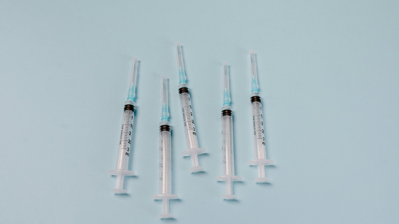 Вакцинация школьников и календарь обязательных прививок от COVID-19
