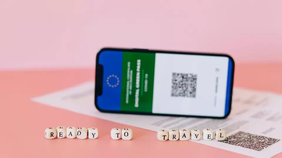 Водительские права и QR-код: документы для попадания в ТЦ Свердловской обалсти