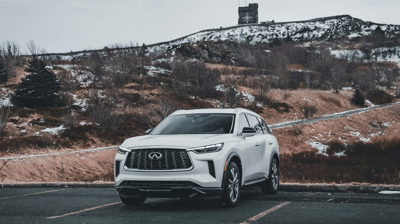Infiniti FX: комфорт и скорость в бюджете