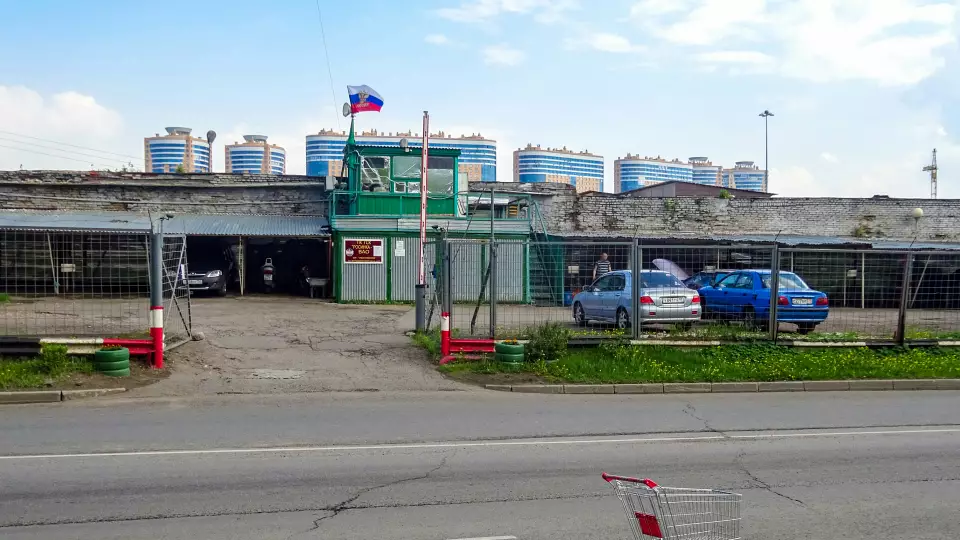 Пятилетняя девочка пострадала в ДТП на парковке в Екатеринбурге