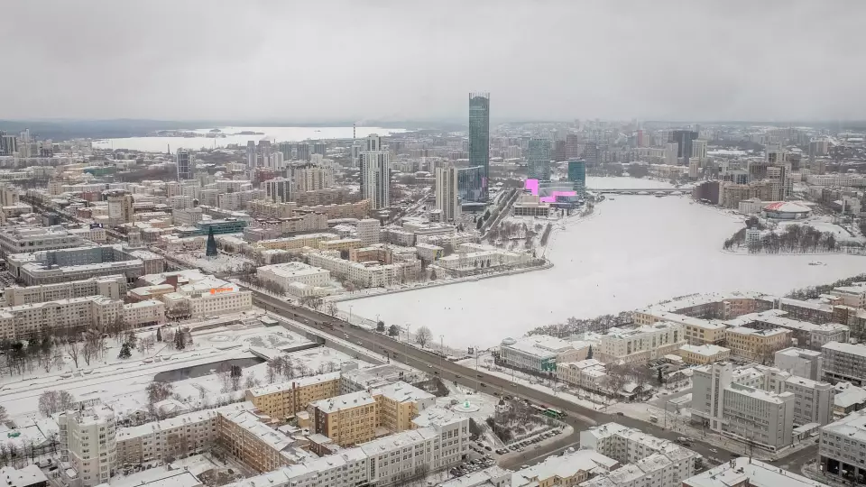 Из Екатеринбурга за ночь вывезли 9000 тонн снега