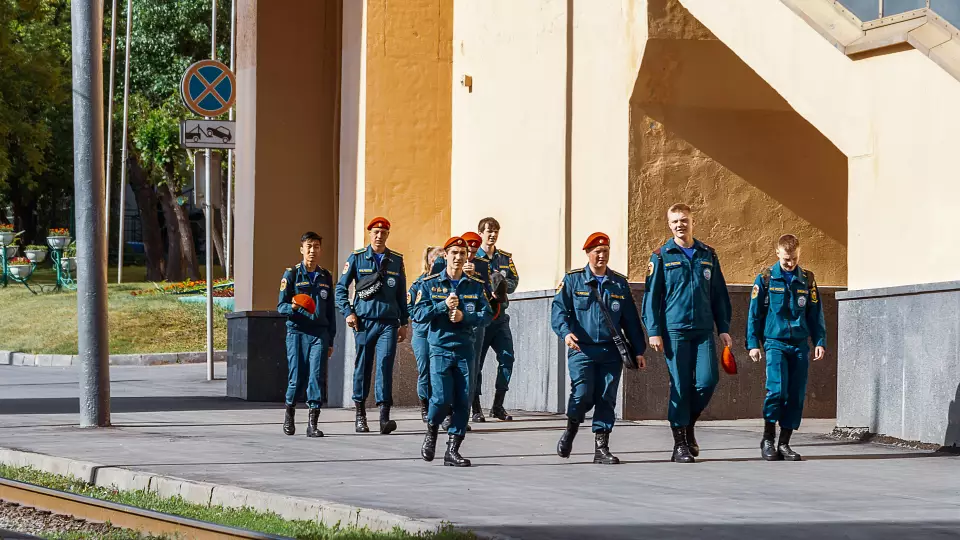 В Свердловской области 166 силовиков получили дипломы юристов МВД
