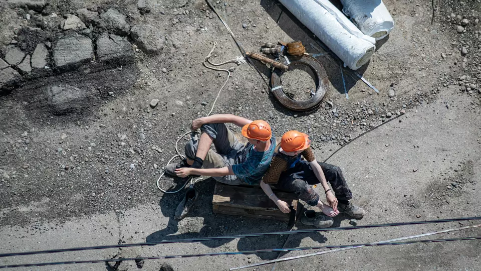 Средняя зарплата строителей в Екатеринбурге за лето выросла почти до 100 тыс. рублей