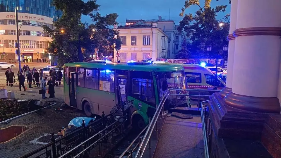 До 7 лет грозит водителю автобуса, влетевшего в толпу в Екатеринбурге