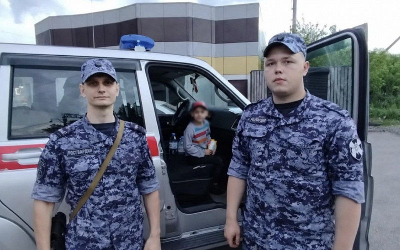 6-летний мальчик сбежал из дома и вышел к железной дороге