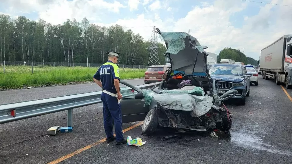 Мужчина погиб, его жена и трёхлетний ребёнок пострадали в ДТП на трассе Екатеринбург — Тюмень