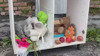 2-летняя девочка в Среднеуральске выпала из окна пятого этажа, пока мать ходила за водой