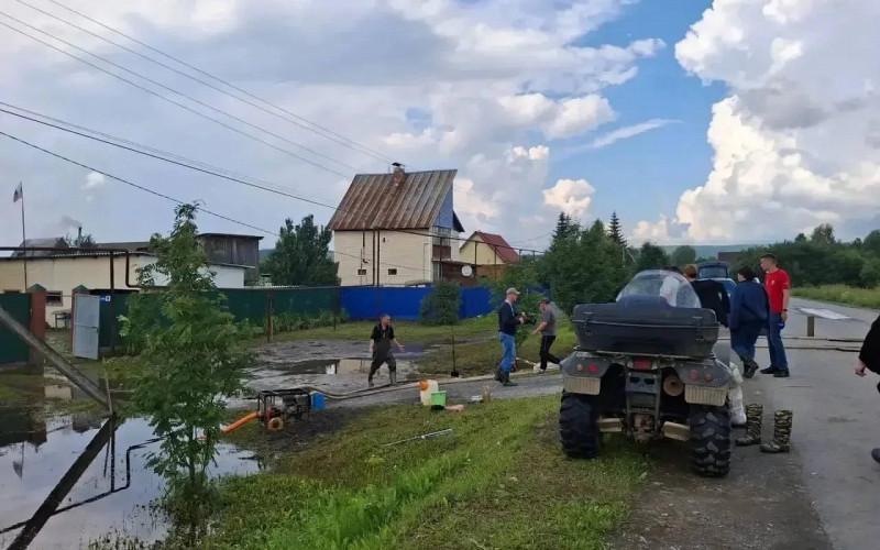 Почти тысяча домов освободилась от воды в Свердловской области