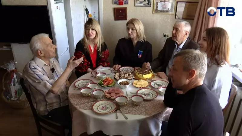 Ветеран из Урала встретил белорусских гостей как родных