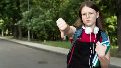 Дать учителям право штрафовать родителей за поведение детей предложил свердловский депутат
