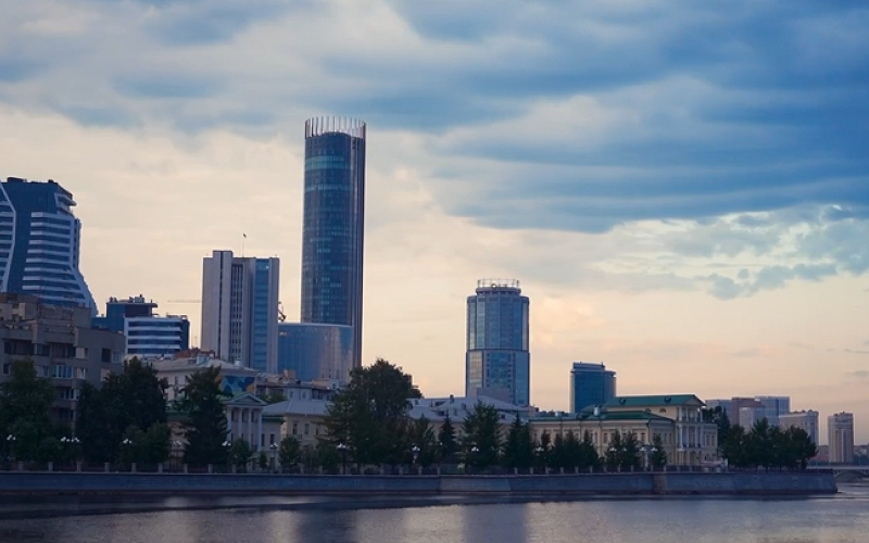 Губернатор Денис Паслер поздравил екатеринбуржцев с Днем города