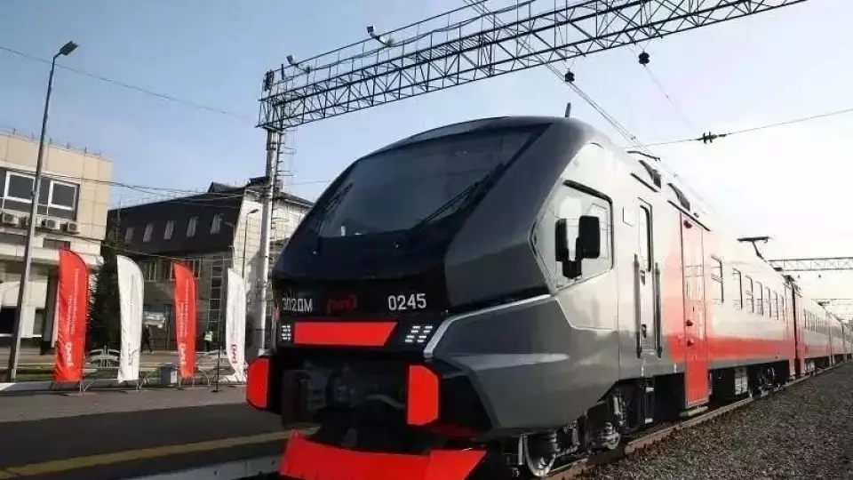 Более 1,7 тысячи поездов ежедневно курсируют по уральским магистралям