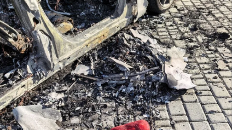 Mercedes взорвался в посёлке Большой Исток под Екатеринбургом