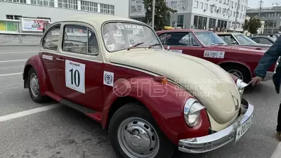 Выставка ретро-автомобилей открылась в Екатеринбурге