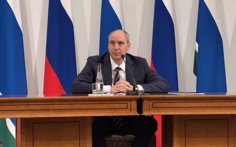 Губернатор Денис Паслер рассказал, когда улучшится ситуация с бензином