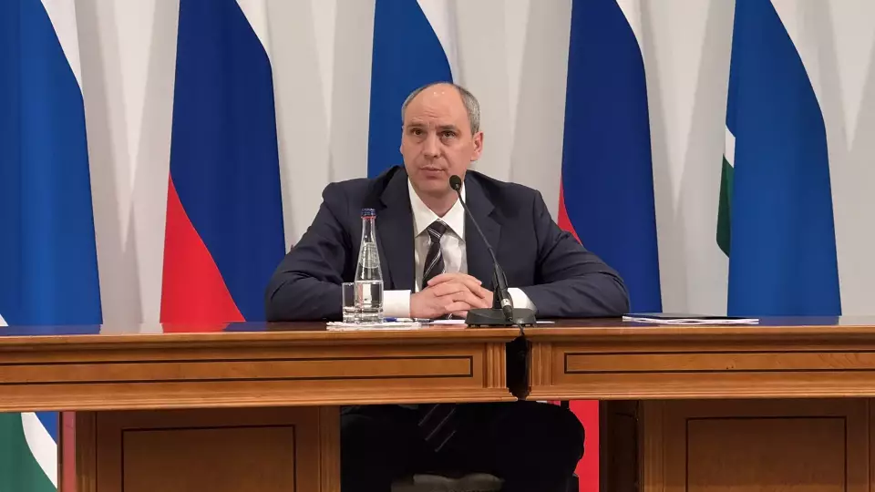 Губернатор Денис Паслер рассказал, когда улучшится ситуация с бензином