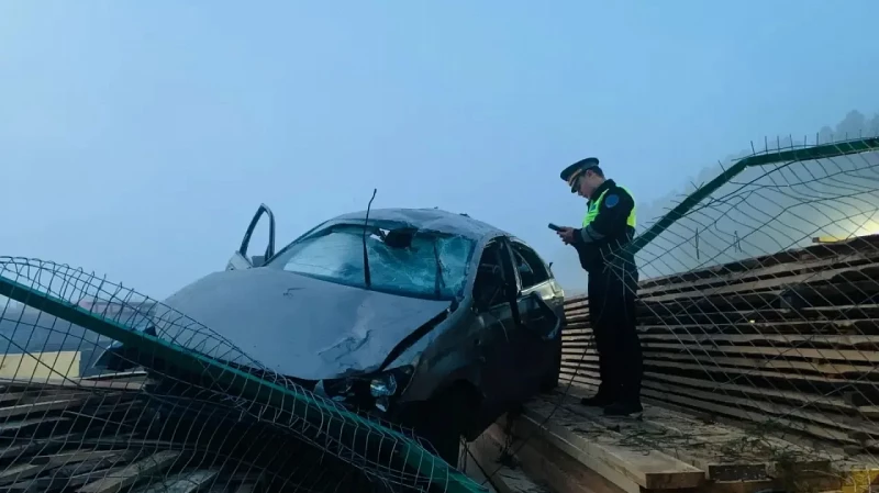 Бесправный и пьяный водитель со 115 нарушениями устроил аварию под Белоярским