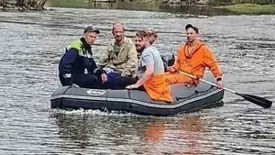 Автомобиль унесло течением во время переправы через Сосьву: водитель погиб, двое пассажиров спаслись