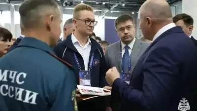 Екатеринбургскую школу №300 лично отметил глава МЧС России
