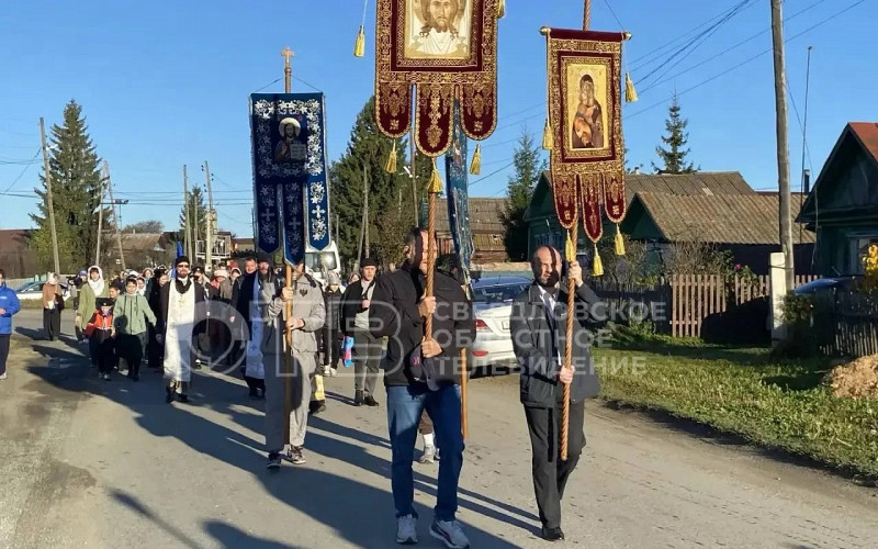Благодаря сотням верующих в Новоипатово отремонтируют дорогу к храму