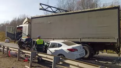 После ДТП с КАМАЗом под Серовом ограничили движение на трассе
