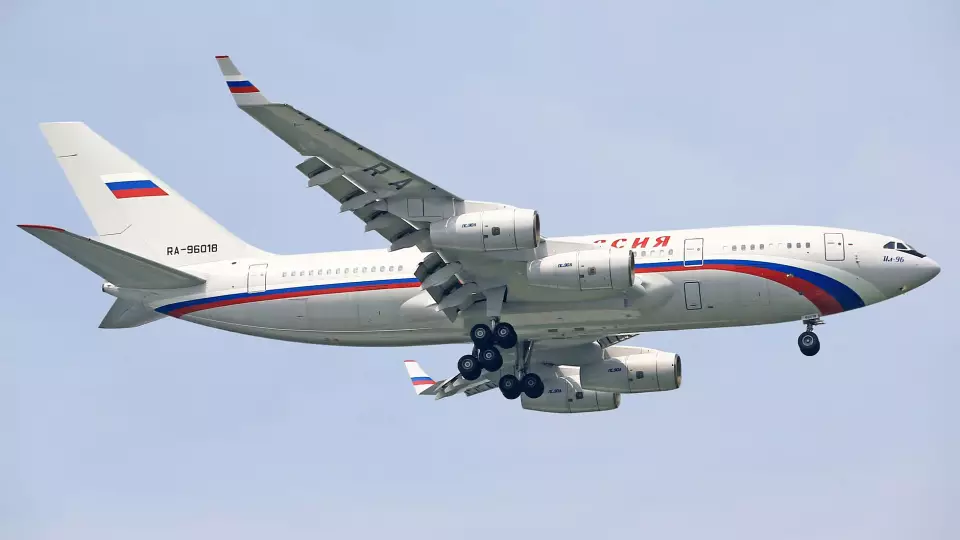 Самолет «Ямал» вернулся в Ноябрьск из-за неисправности шасси