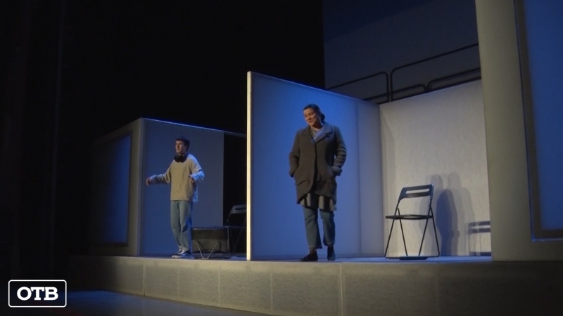 В рамках благотворительного фестиваля «Снежность» зрителям показали спектакль театра «Сатирикон»