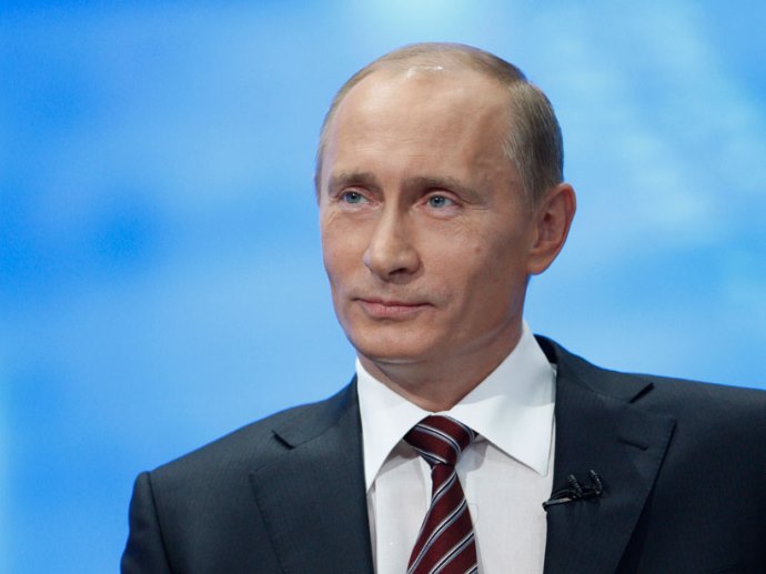 Владимир Путин подписал закон о повышении МРОТ до прожиточного минимума