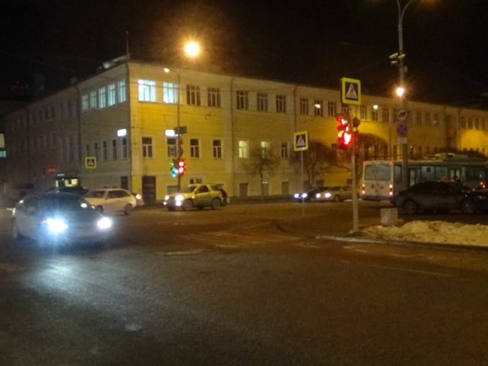 В центре Екатеринбурга грузовик сбил женщину-нарушительницу