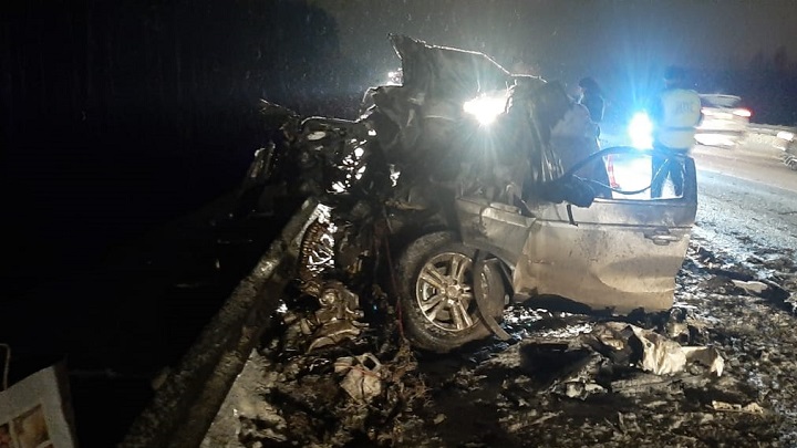 Жуткая авария с фурой на ЕКАД: погиб один из водителей